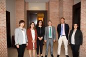 La gerente del Sescam estuvo presente en la XII Jornada de Farmacia Hospitalaria de Castilla-La Mancha y destacó la importancia de los FH para la sostenibilidad.