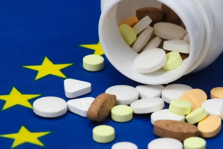 pills-euro-union-flag-medicine-Depositphotos_428781114_XL