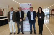 De izquierda a derecha: Esteban Martínez, co-presidente del XIII Congreso Nacional de Gesida, José Ramón Arribas, presidente de Gesida, Antonio Rivero, presidente de SEIMC; y María José Buzón, co-presidente del XIII Congreso Nacional de Gesida.