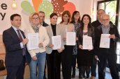 Representantes de las entidades que han firmado el manifiesto contra la farmacia comunitaria