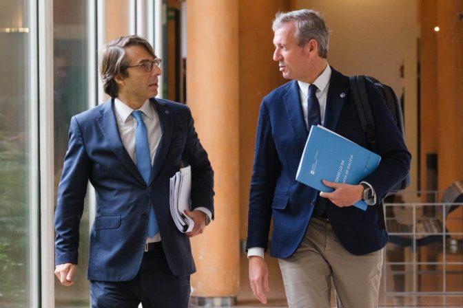 Alfonso Rueda, junto al consejero de Hacienda Miguel Corgos.