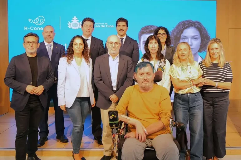 De izquierda a derecha, primera fila: Julio Mayol, Inmaculada Ibáñez, Josep Pifarré, Miguel Ángel Camacho, Elena Urdaneta, Mar Barreno, Carina Escobar. Detrás: Pablo Herrera, Manuel Martínez del Peral, Daniel Baldó y Elena Fdez. Cano.